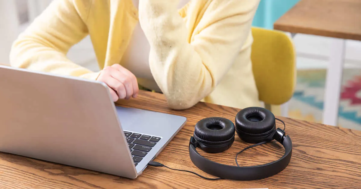 Студентка на іспиті IELTS