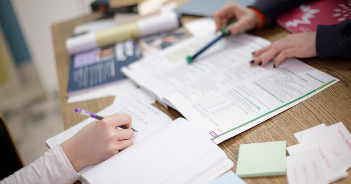 Reporting Verbs в англійській мові: основні правила, таблиці та приклади - Grade.ua блог